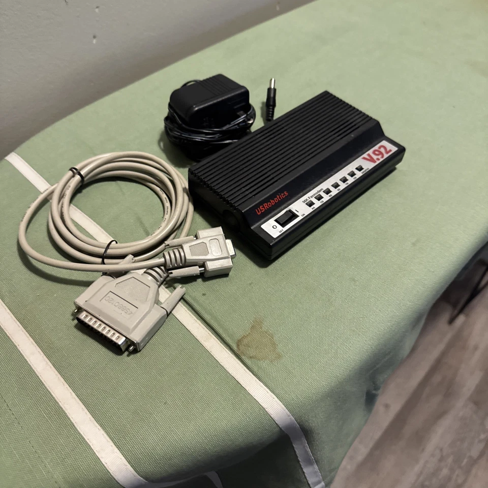 Módem de fax US Robotics 56K V.92 5686G 64-005686-06R Foto 2 de 3