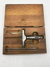 Vintage Starrett No. 445 Depth Gauge Micrometer In Wood Box