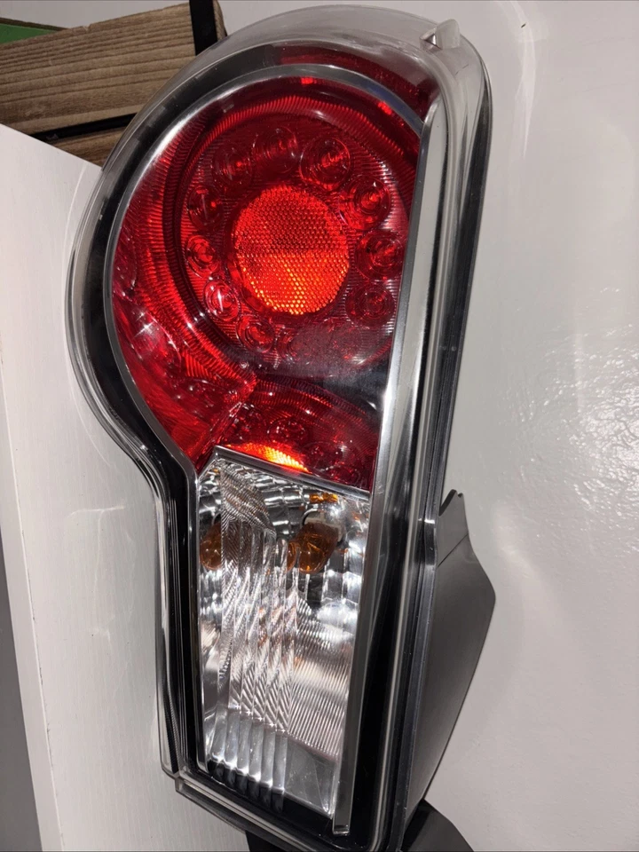 Luces traseras OEM 13-16 Subaru BRZ Scion FR-S Toyota GT 86 Foto 2 de 4