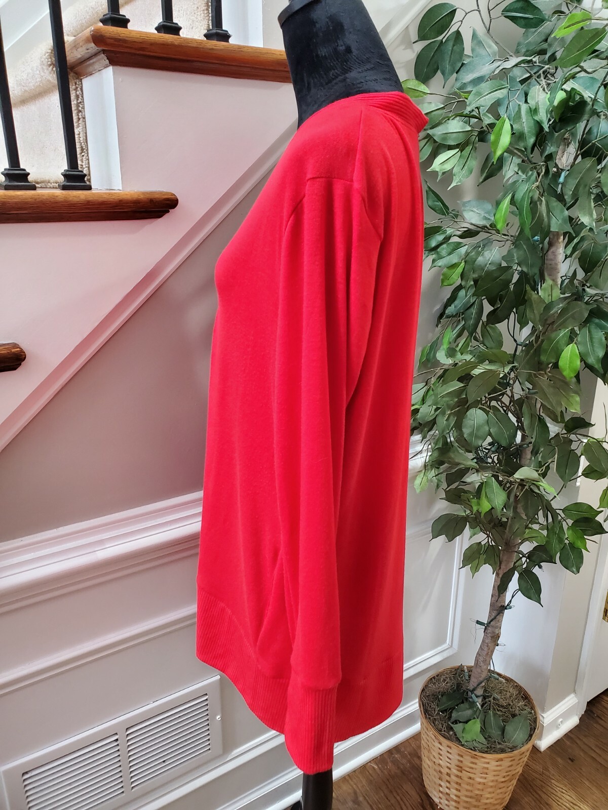 Zenana Women's Red Solid Polyester Long Sleeve V-… - image 5