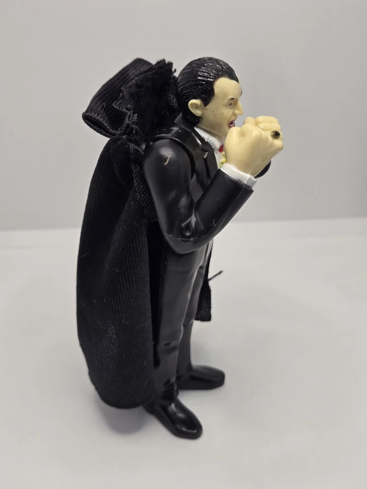 1999 Jack In The Box Universal Monsters Collection Dracula 5" Figure - Image 3 of 4