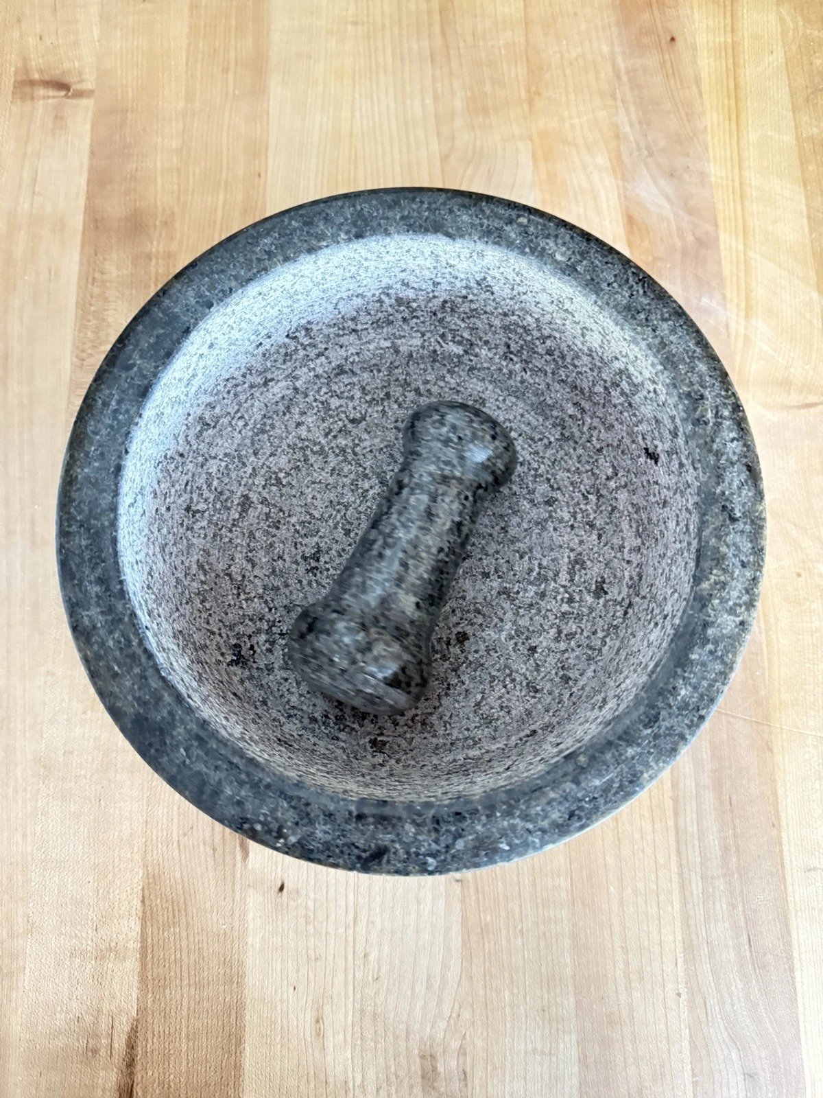 Extra Large Vintage 8" Heavy Duty Granite Molcajete Mortar and Pestle Round Base
Opens in a new wind