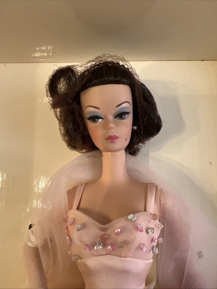 Barbie Fashion Model Collection In The Pink Genuine Silkstone Doll Mattel 27683 - Image 3 of 4