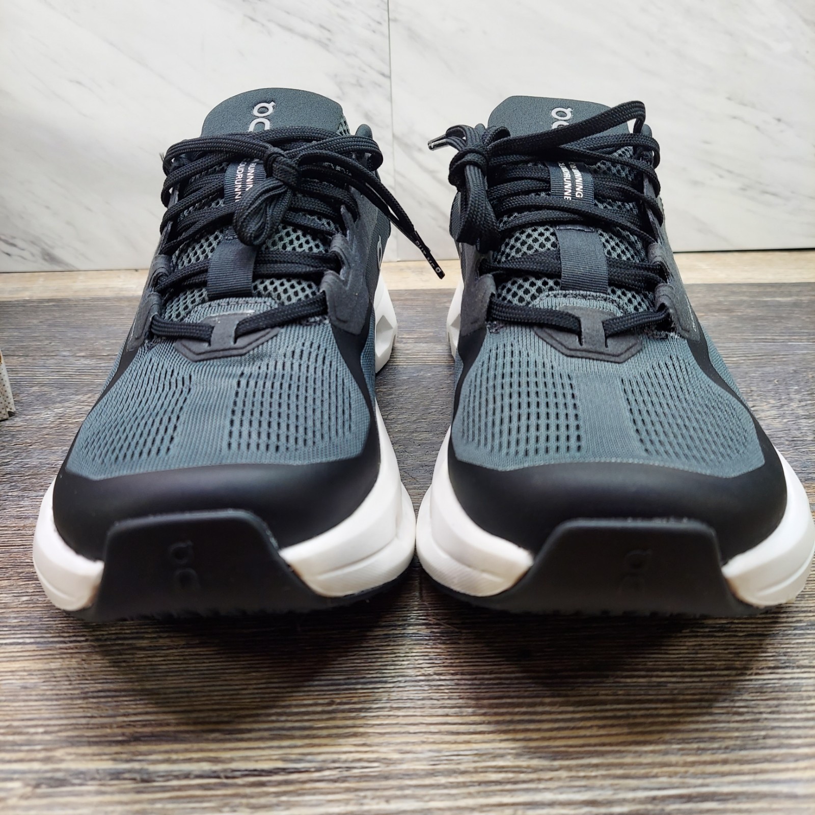 On Cloudrunner 2 Women's Size 10 Black White Eclipse Shoes NIB image 2