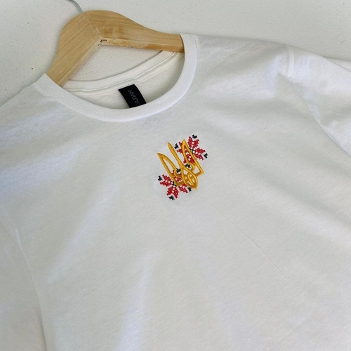 Camiseta Ucraniana con Tryzub Ucraniano Bordado y Adorno - Imagen 26 de 26
