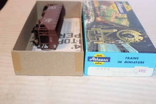 Athearn escala HO, 34' 2 tolva de bahía, Milwaukee Road, marrón, #94375 - 5406 construido | Zustand: Used