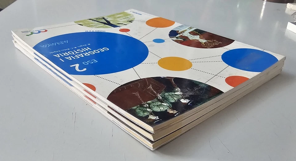 LOTE 3 LIBROS GEOGRAFIA I HISTORIA 2° ESO Spain Anaya 2016/17 - Imagen 3 de 4