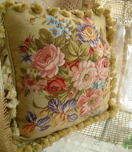 18" Elegant Vtg. Country Rose Lily Various Blooming Flowers Needlepoint Pillow - Picture 2 of 6