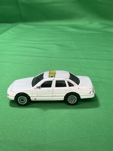 MATCHBOX DIECAST 4 cars CROWN VICTORIA MITSUBISHI DAKOTA MAZDA Vintage - Picture 11 of 18