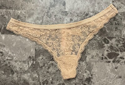 NWT VICTORIA'S SECRET S NUDE SCALLOP LACE MESH LOGO WAISTBAND RARE THONG PANTIES