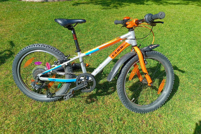 Anzeige: Kinder-Fahrrad Cube Acid 2021, actionteam, orange, 20 Zoll,