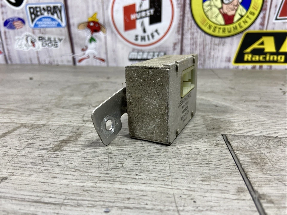 Блок управления дневными ходовыми огнями 99-01 Chevrolet Tracker от оригинального производителя 38660-67D10 - Изображение 2 из 4