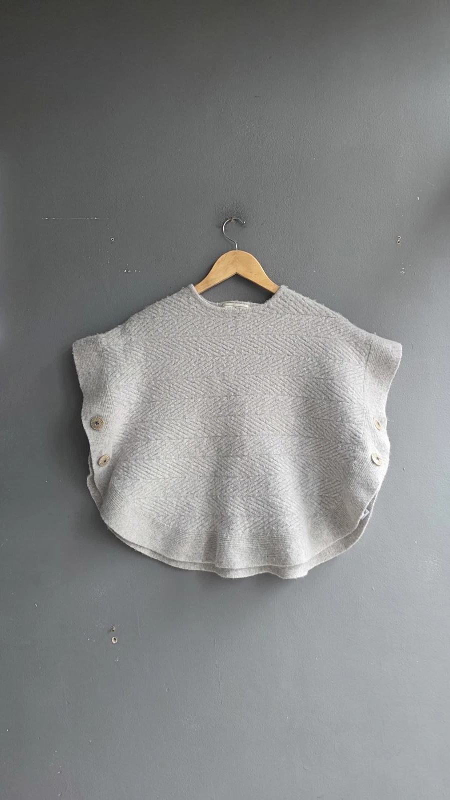 White Stuff Grey Lambswool Herringbone Knit Cape Poncho Button Side One Size