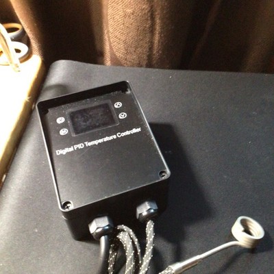 New Digital Temperature Controller With LCD Display, Easy To Use, 110V - Black