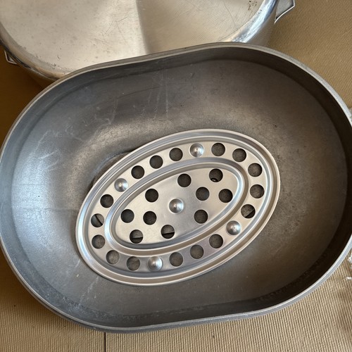 Magnalite Classic Dutch Oven Roaster w Lid & Trivet 15 Inches (38.1cm) - Picture 11 of 12