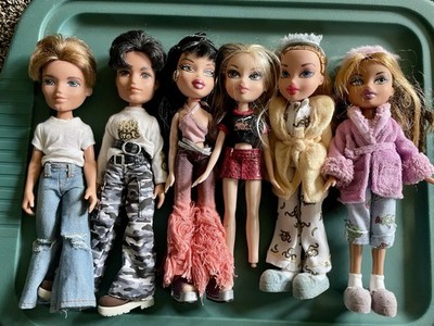 Huge Lot Bratz Dolls And Accessories