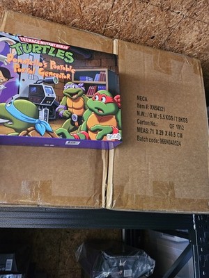 NECA Teenage Mutant Ninja Turtles Donatello s Lab Diorama With Donatello Portal 