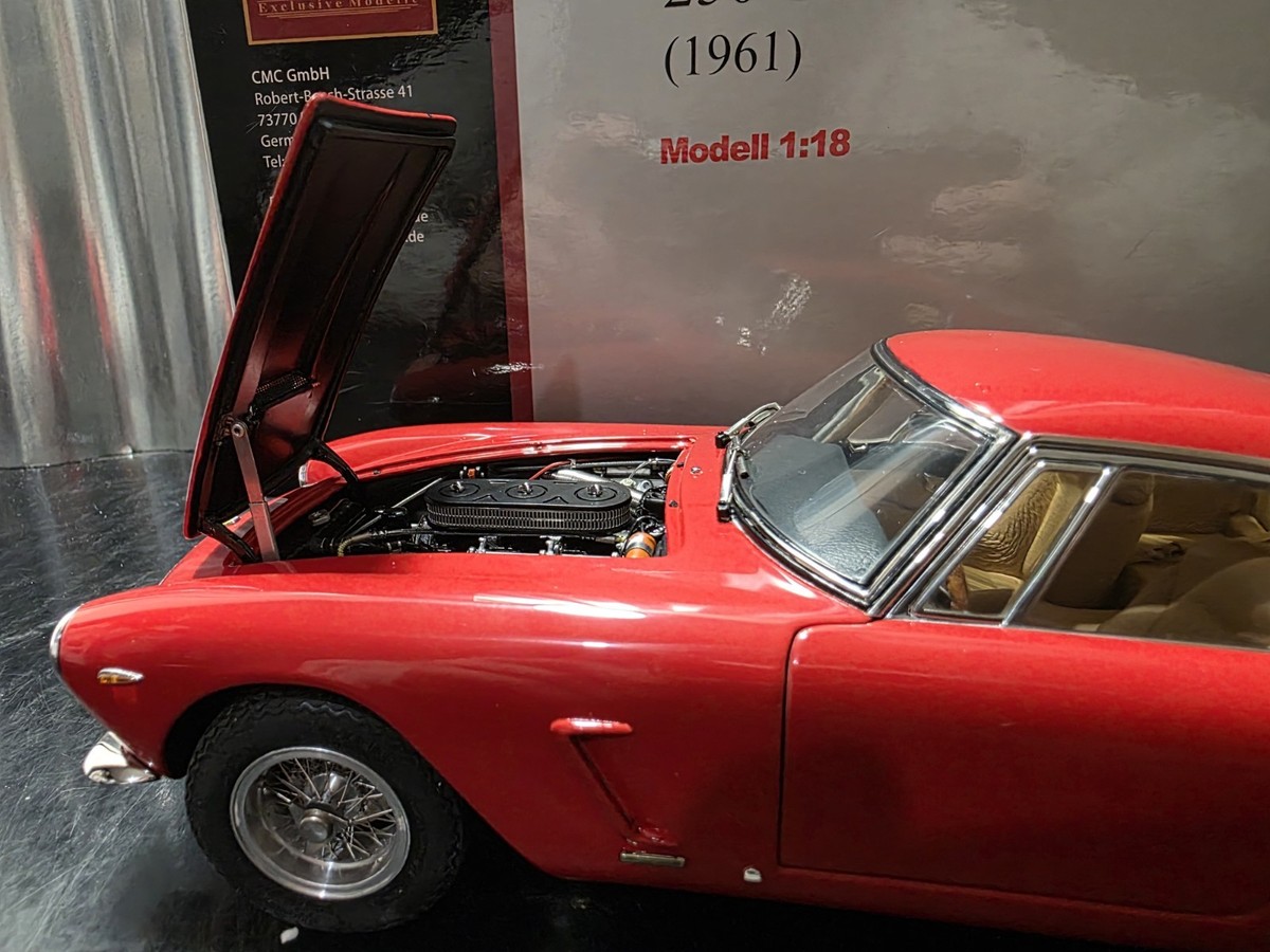 CMC 1961 Ferrari 250GT Berlinetta passo corto ( SWB) 1:18 Scale