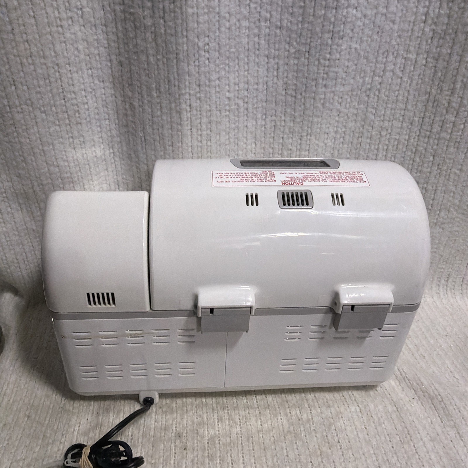 Zojirushi Home Bakery BBCC-V20 Bread Maker Machine 2lb Double Paddle