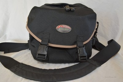 Lowepro Street And Field 200 AW Camera Shoulder Bag Nice Used Condition