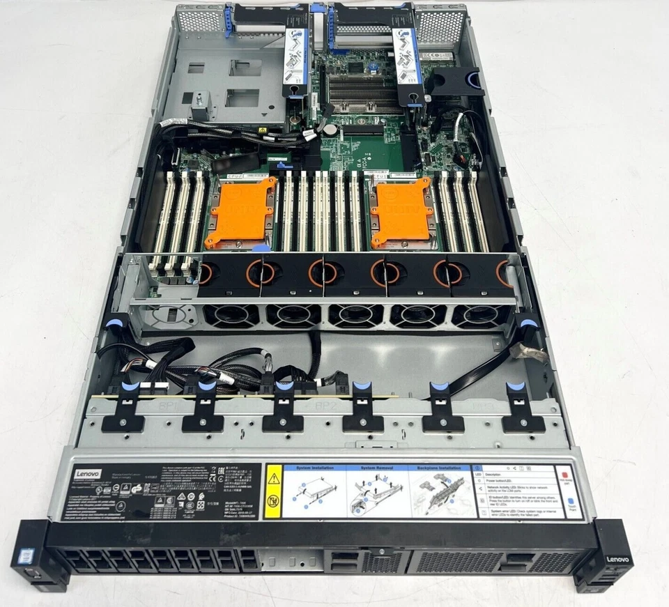 Lenovo ThinkSystem SR650 1st Gen Xeon-Silver 2U Configurable Rack Server - Image 3 of 4