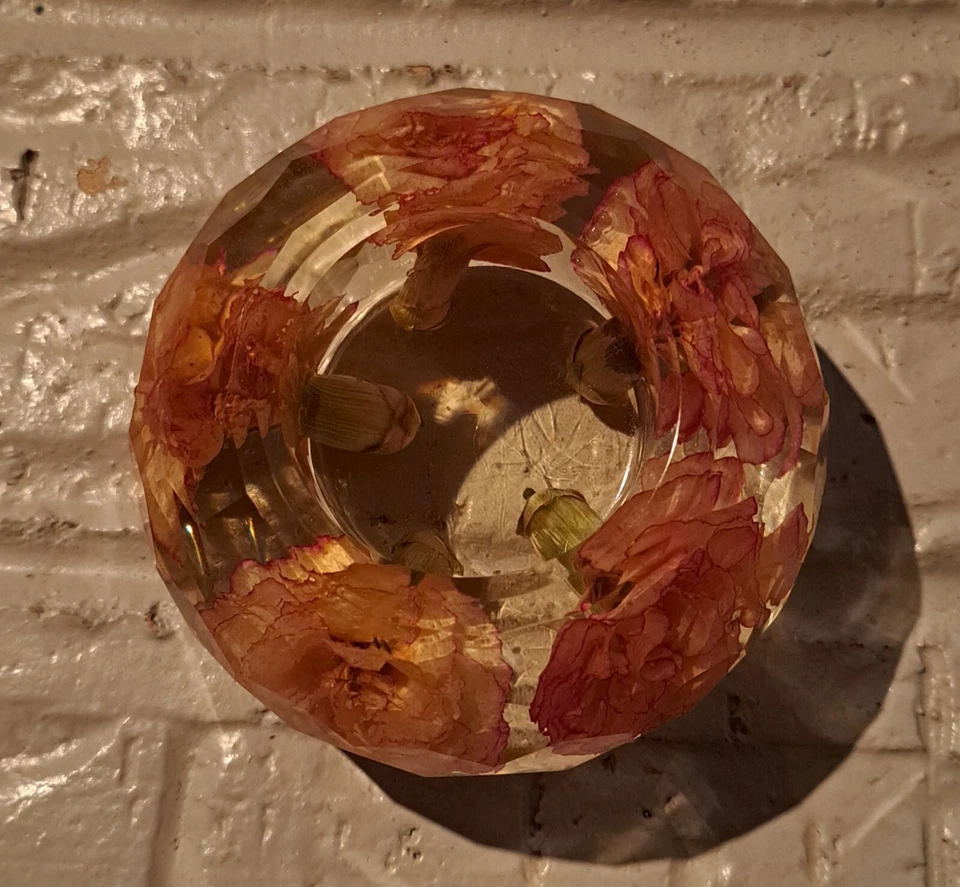 Candelabro de luz de té de resina con flores secas, Lady of Shalott Rose Foto 3 de 4