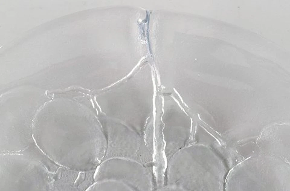 Verre d'art scandinave. Six plats en verre soufflé à la bouche ornés de grapp... - Photo 4/4