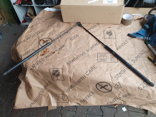 2X Mercedes E-Klasse W211 Gasdruckdämpfer Motorhaube A2118800029 02.2002-2008