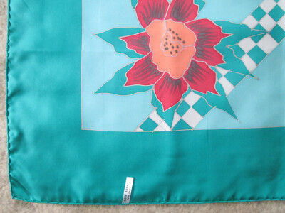 Foulard Vintage En Soie 100% - Dimensions 84 X 86 Cm, Couleur Vert, Occasion