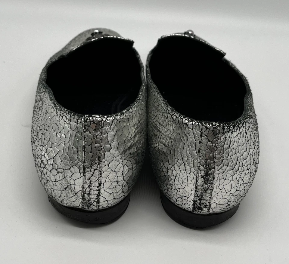 Mocasín Chanel RE-Soled Otoño 2015 Cuero Plateado Floral Dije Apliques Talla 38.5 Foto 4 de 4