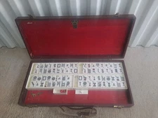 Vintage Royal Brand MAHJONG CASE  & Tiles W/ KEYS & DICE W/ HOLDER NO TRAYS
