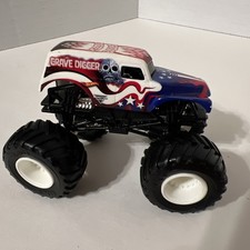 Hot Wheels Monster Jam 1:64 Stars And Stripes Grave Digger Monster Truck