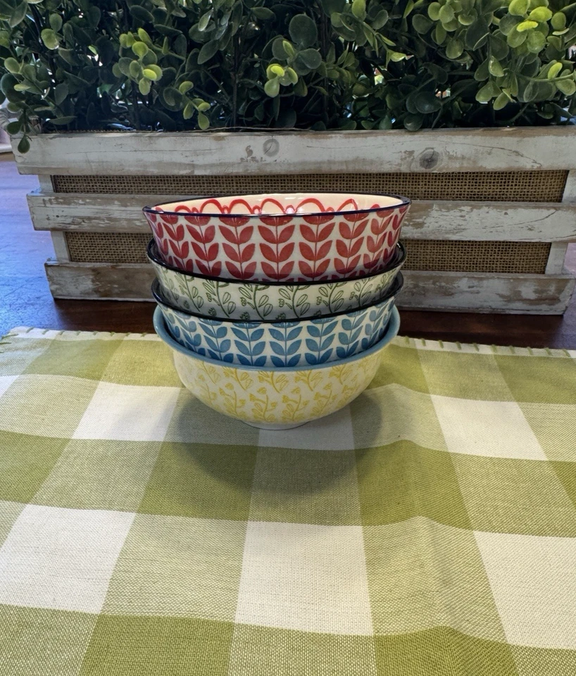 Juego de 4 cuencos creativos de gres cooperativo colección Lotta 4-1/2" redondos x 2-1/4" H Foto 2 de 4