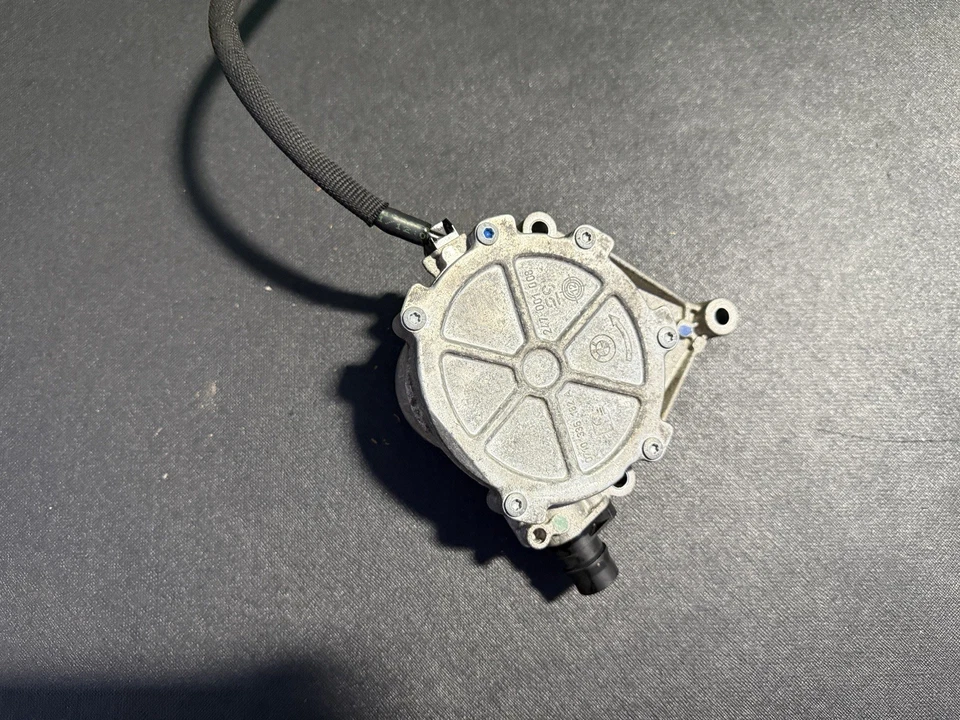 2013-2018 BMW 228i 320i 328i 428i 528i X1 X3 X4 X5 Z4 - 2.0L TURBO VACUUM PUMP - Image 2 of 4