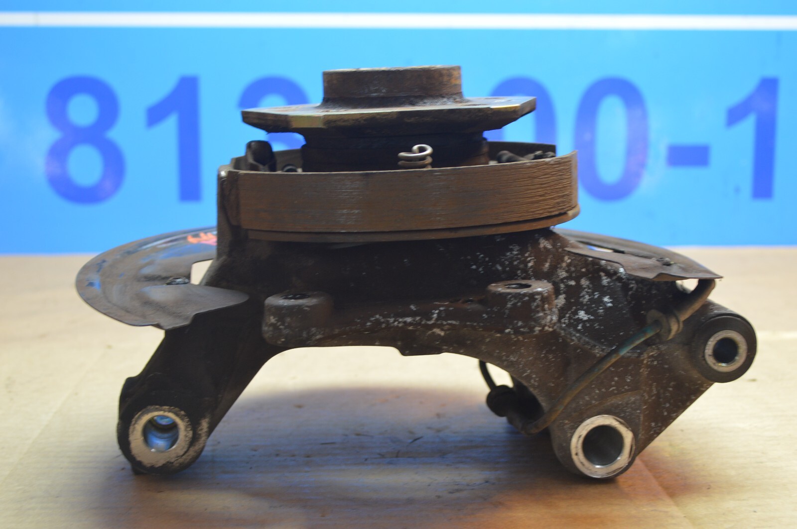 2004 M138 MASERATI M128 GT COUPE REAR PASSENGER SIDE SPINDLE WHEEL HUB 189336