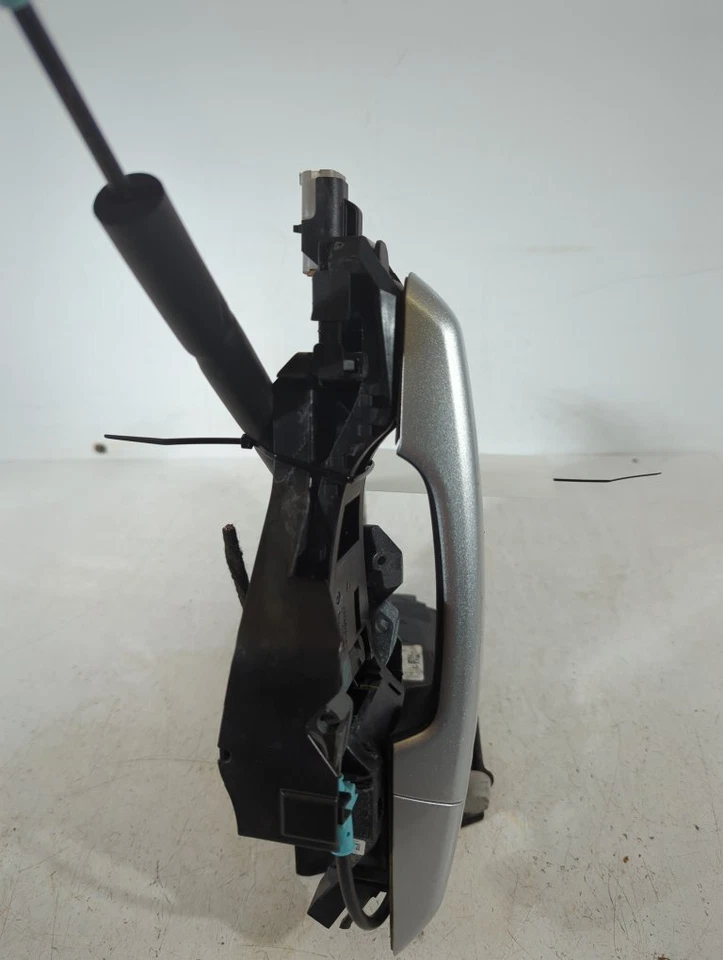 Cerradura puerta trasera lado conductor Jaguar E-pace Mk1 Estate 5 puertas 2017-2021 N69 Foto 3 de 4