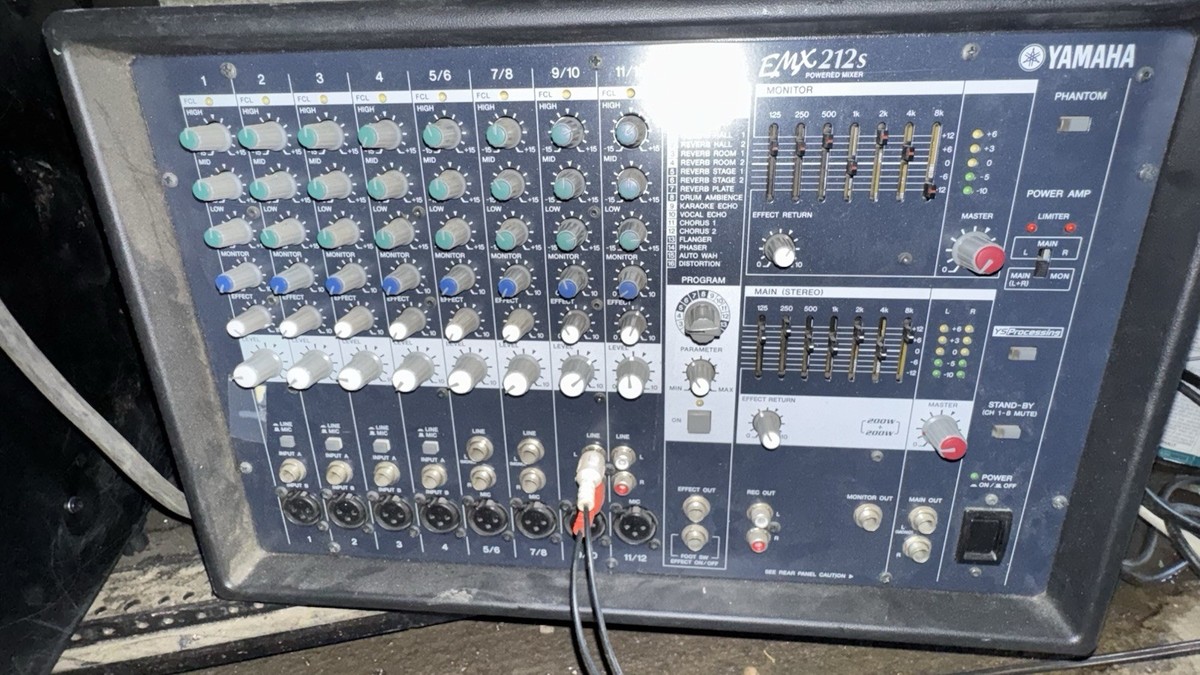 【ジャンク】YAMAHA パワードミキサー　EMX212S Yamaha EMX212S 12-Channel Stereo Powered Mixer Confirmed