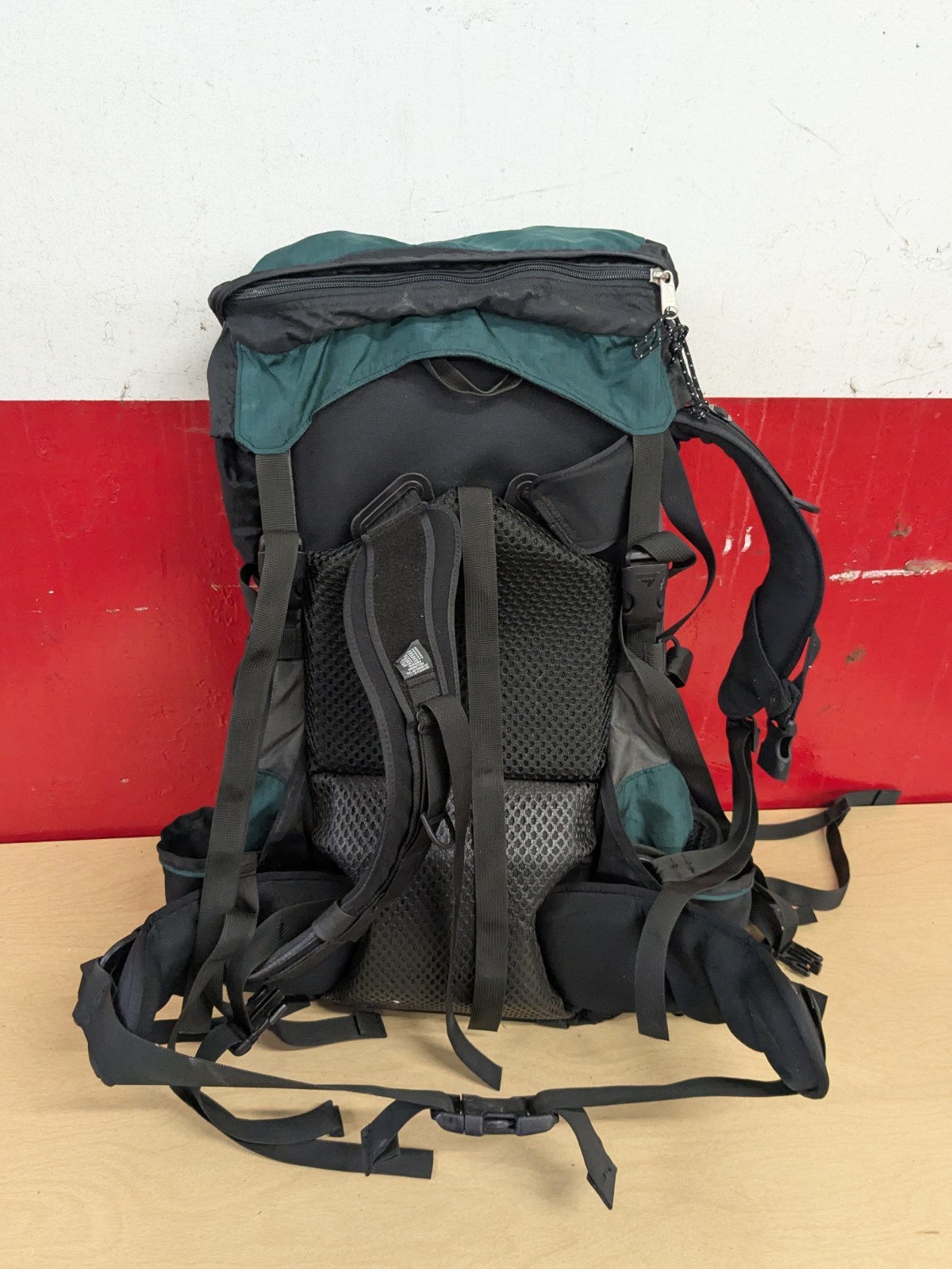 Gregory Shasta Hiking Trail Camping Internal Frame Backpack Sz Small Green Black