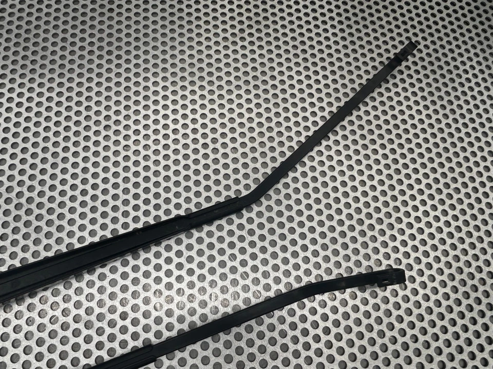 Juego de brazos limpiaparabrisas Subaru WRX STI 2015-2019 lado izquierdo + derecho genuino OEM Foto 4 de 4