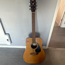 Yamaha F310 Dreadnought 6-String Acoustic Guitar Full Size Right-Handed Natural