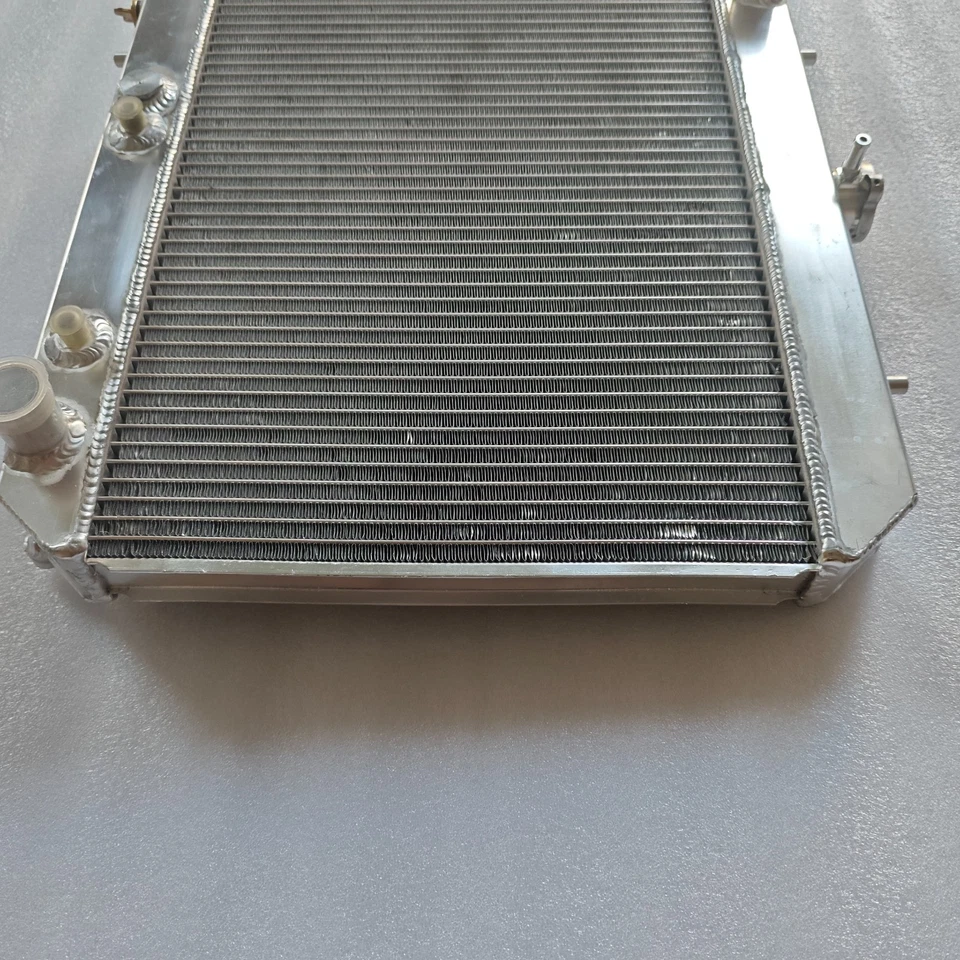 Aluminum Radiator For Nissan S-Cargo G20 1.5L 1989-1994 - Image 3 of 4
