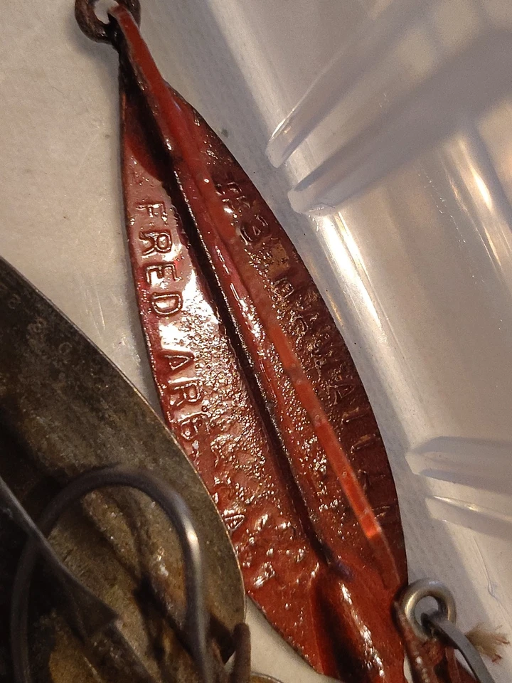 Plano Tackle Box e 35 iscas de pesca vintage raposa azul Strike King Fred Arbogast - Imagem 4 de 4