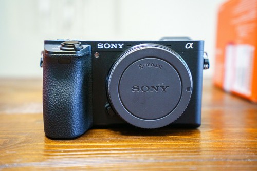 Sony Alpha a6500 Camera + Sony FE 24-240mm OSS Lens Kit – Boxes, Battery, Strap