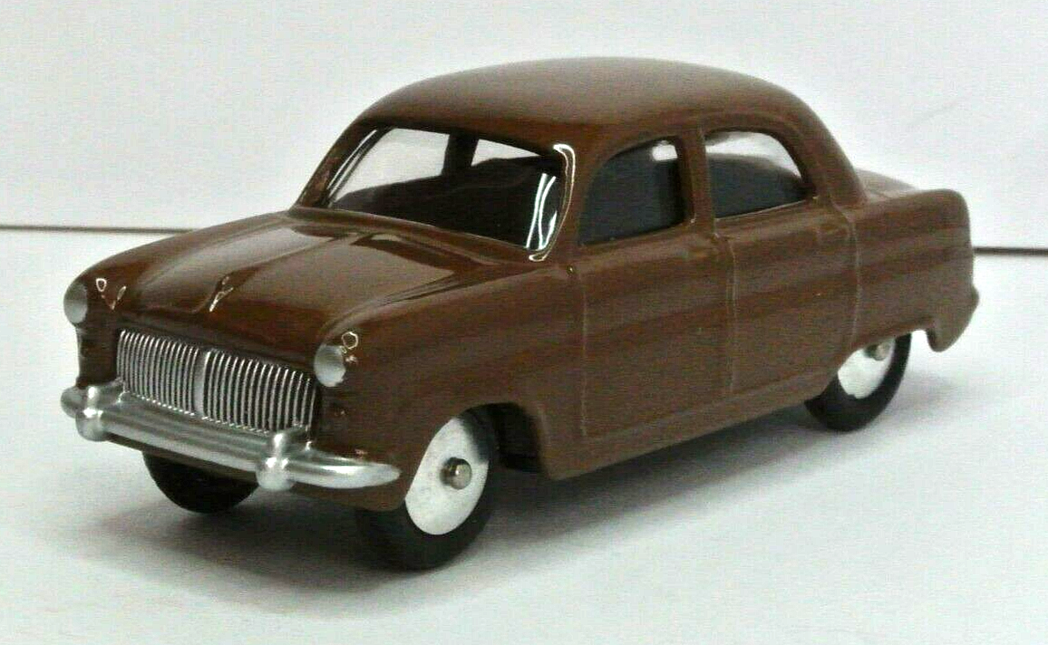 Corgi Toys 1/43 - Ford Consul Saloon Light Brown 200