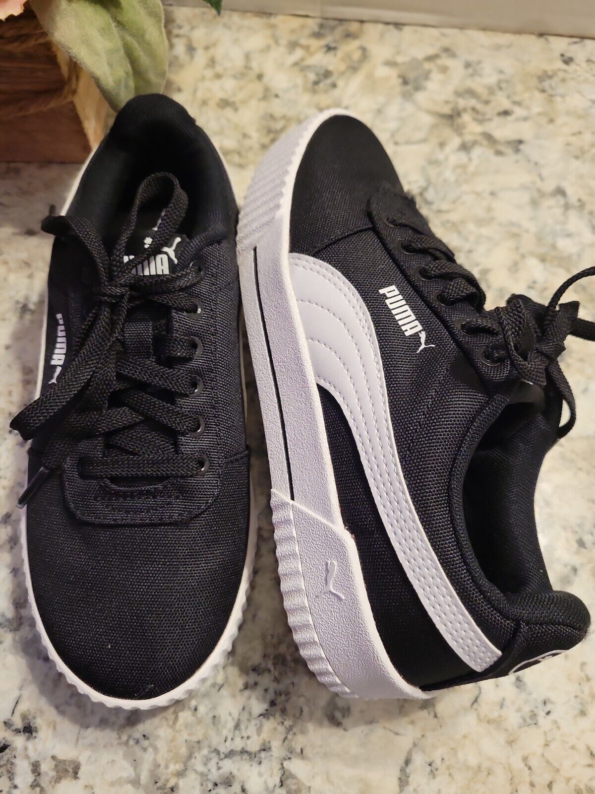 toewijding hardwerkend Dialoog Puma Women's Soft Foam Optimal Confort Black/White textile Sneaker Size 7 |  eBay