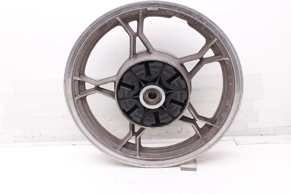 Llanta trasera 82 Suzuki GS750T OEM  Foto 2 de 4