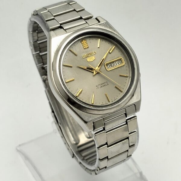 Seiko 5 Automatic 7009-876J Day/Date Vintage Men's Watch