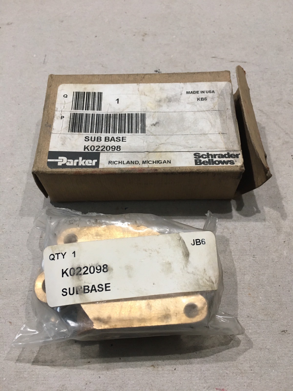 Parker Sub Base K022098 New in the box