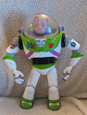 DISNEY TOY STORY 3 BUZZ LIGHTYEAR INTERACTIVE TALKING/LASER
