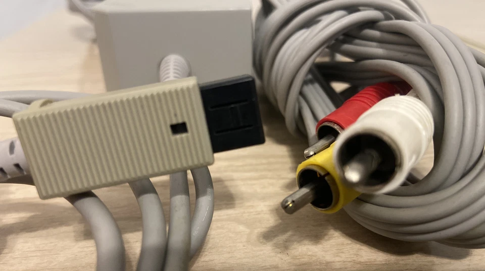 Original Nintendo Wii Power Cord AC Adapter & AV Cable RVL-002 RVL-009 - Image 4 of 4